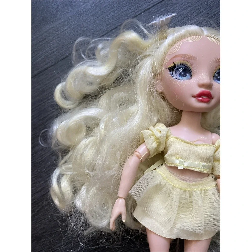 Rainbow High Delilah Fields Buttercup Yellow Fashion Doll